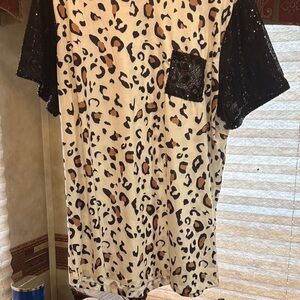 🎈🎈5/15🎈🎈Leopard Print Lace Sleeve Top